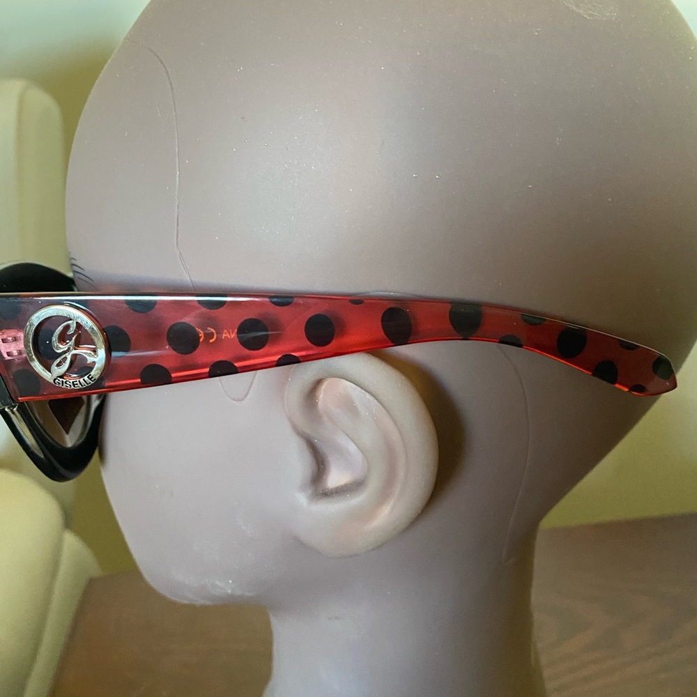 NEW GISELLE SUNGLASSES - Picture 2 of 4